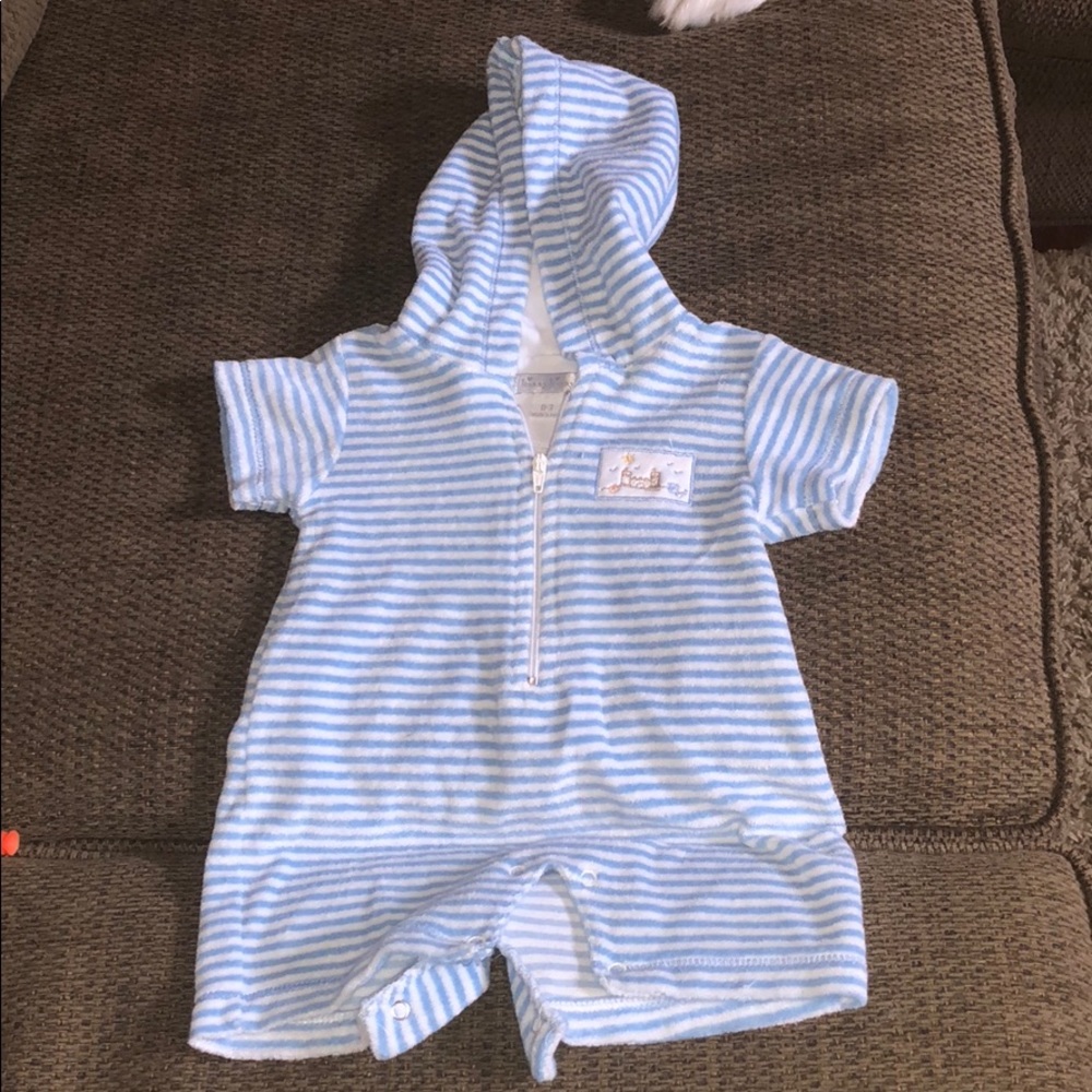 Kissy kissy 0-3 month outfit